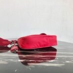 Replica Prada 1BH204 Prada Re-Edition 2005 Nylon Bag Red - Image 3