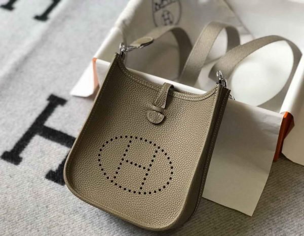 653276fc4253d.jpg Replica Hermes Evelyne Bag Hermes Mini Crossbody Bag 20403 Silver Buckle Kakhi - Image 1