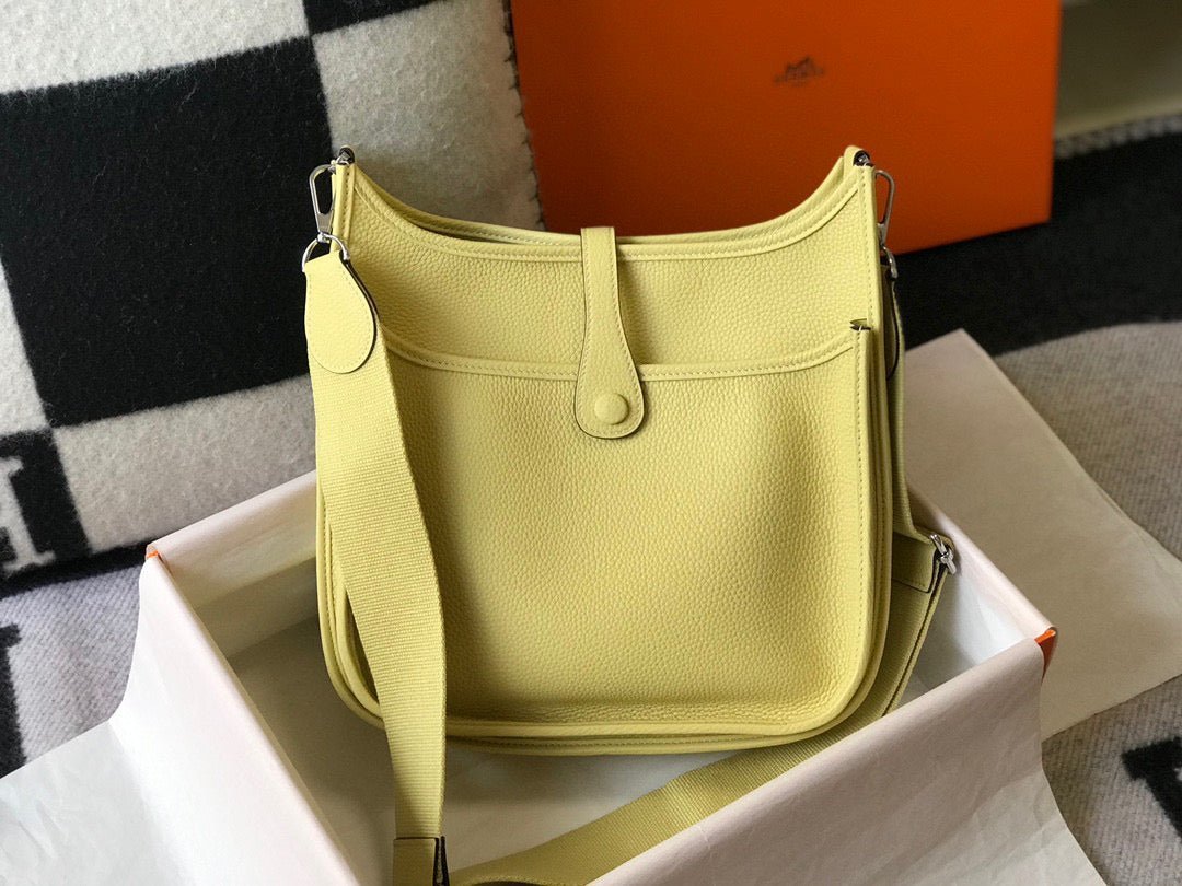 653278073295e.jpg Replica Hermes H083435 Evelyne III 29 Shoulder Bag Silver Hardware Lemon Yellow - Image 1