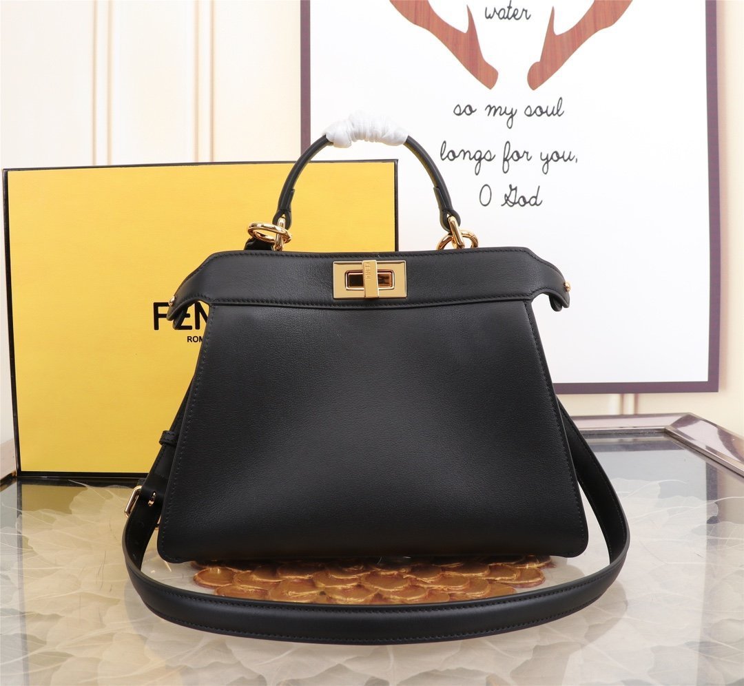 wsxc1740507669521_0.jpg FENDI - Image 1