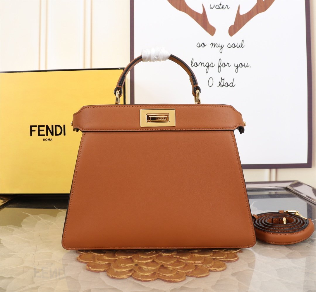 wsxc1740509601780_0.jpg FENDI - Image 1