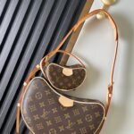 LOUIS VUITTON  M46828