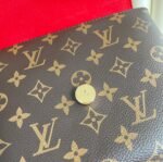 LOUIS VUITTON - Image 9