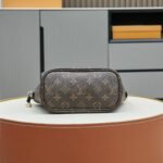 LOUIS VUITTON - Image 6