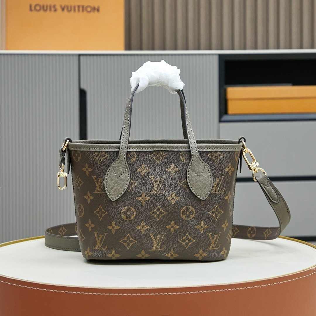 wsxc1741620230615_0.jpg LOUIS VUITTON - Image 1