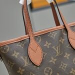 LOUIS VUITTON - Image 8