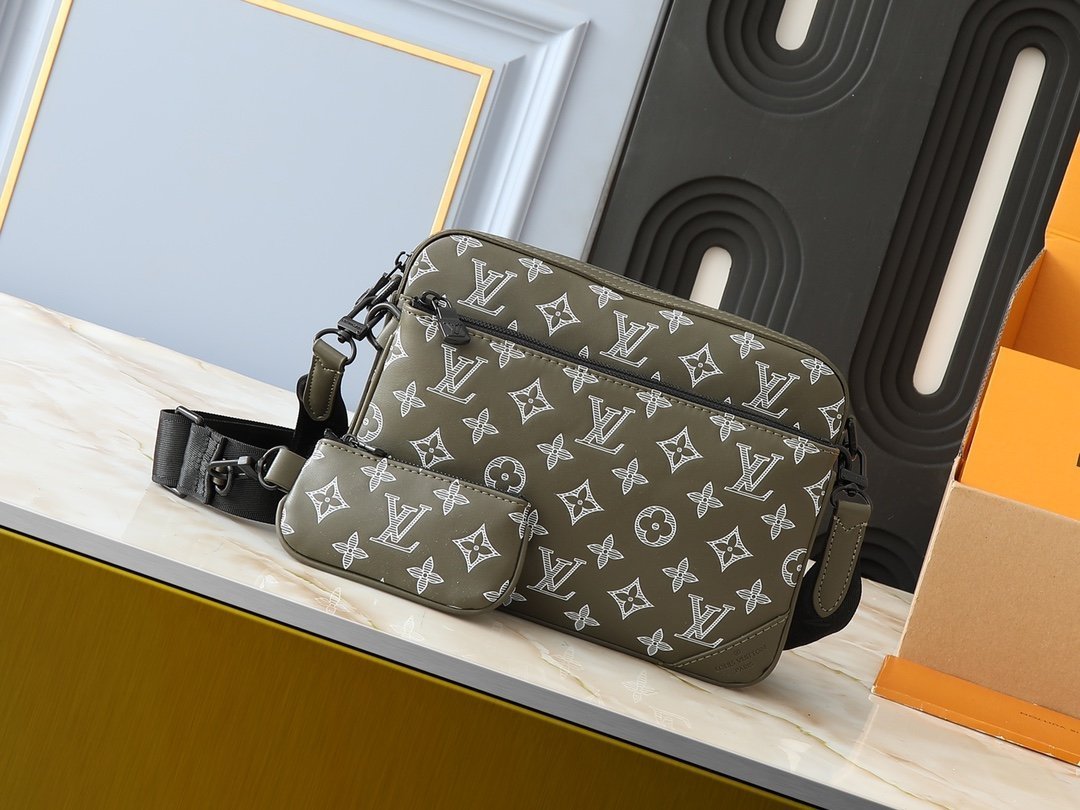 wsxc1742814544804_0.jpg LOUIS VUITTON - Image 1