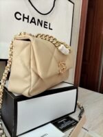 CHANEL - Image 2