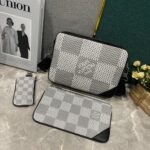 LOUIS VUITTON - Image 5