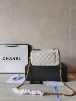 CHANEL - Image 5
