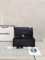 CHANEL - Image 2