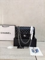 CHANEL - Image 3