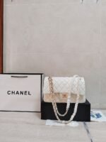 CHANEL - Image 2