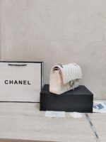 CHANEL - Image 3