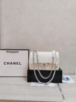 CHANEL - Image 2