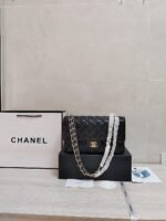 CHANEL - Image 2