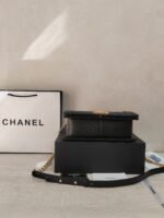 CHANEL  cowhide - Image 4
