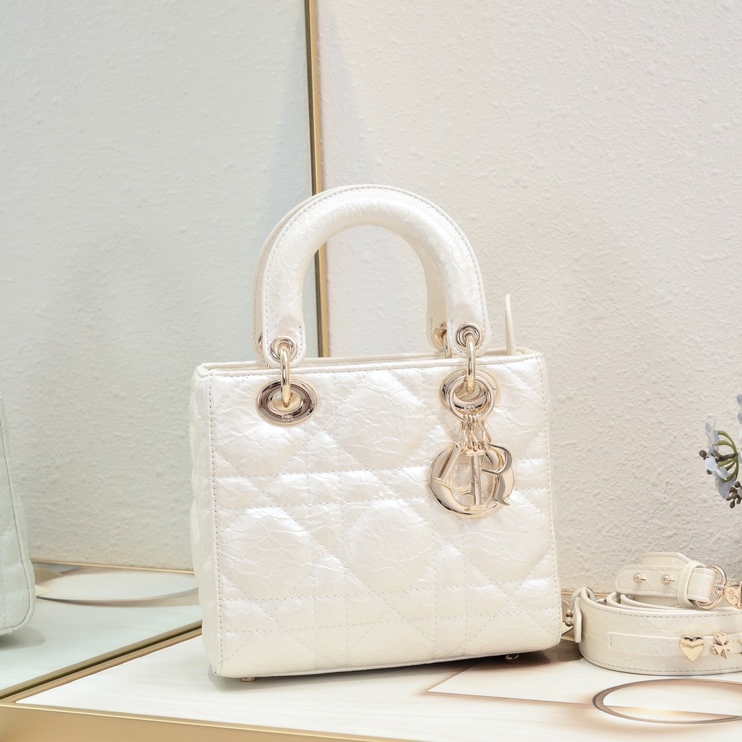 wsxc1742902382347_0.jpg DIOR - Image 1