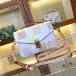 LOUIS VUITTON - Image 2