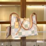 LOUIS VUITTON - Image 4