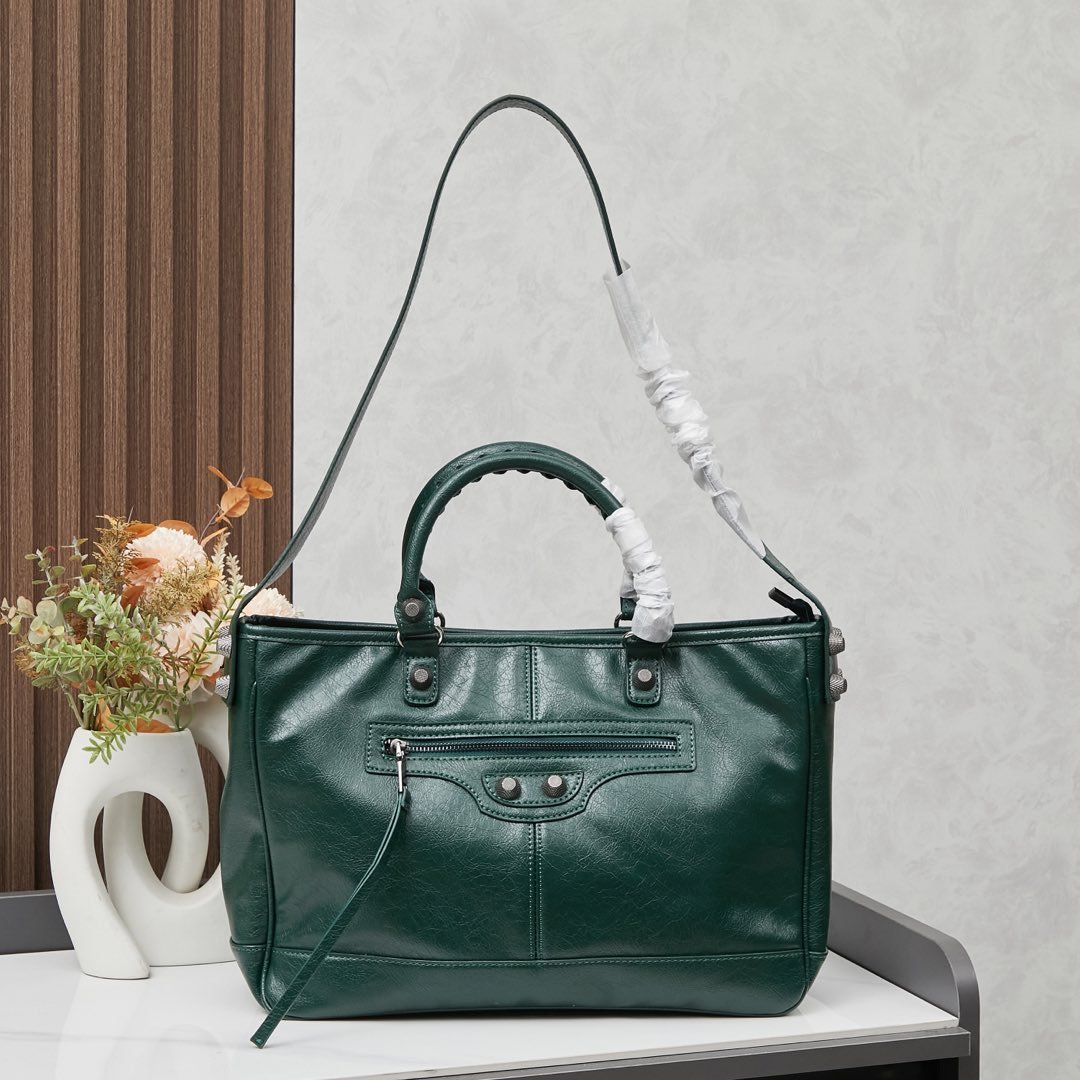 wsxc1743088865838_0.jpg Balenciaga - Image 1