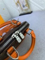 LOUIS VUITTON - Image 7